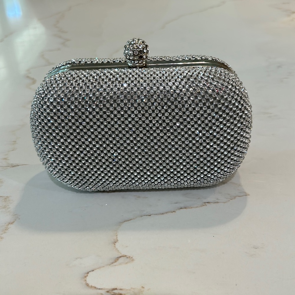 Bridal clutch